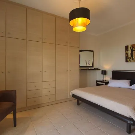 Sleeps 4 *