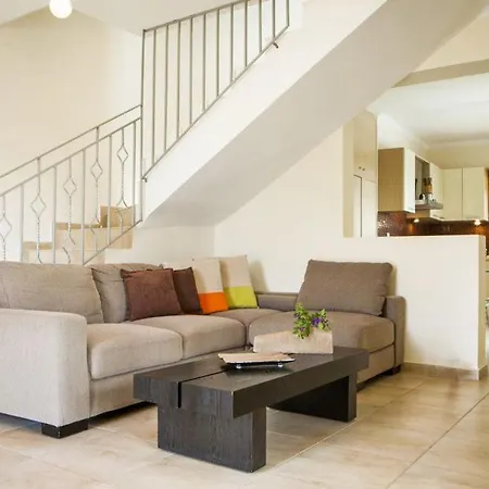 Sleeps 4 Villa *