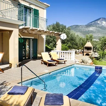 Sleeps 4 *